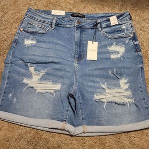 NWT Judy Blue Jean shorts 3xl Bermuda length
